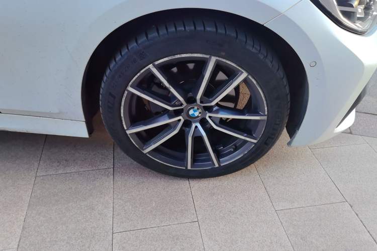 Used BMW 3 Series 2021 Restyled 325Li xDrive M Sport Package Right Front Wheel Hub