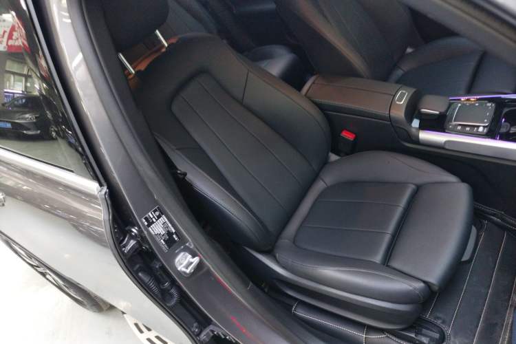 Used Mercedes-Benz EQB 2023 Facelift EQB 260 Right Front Seat