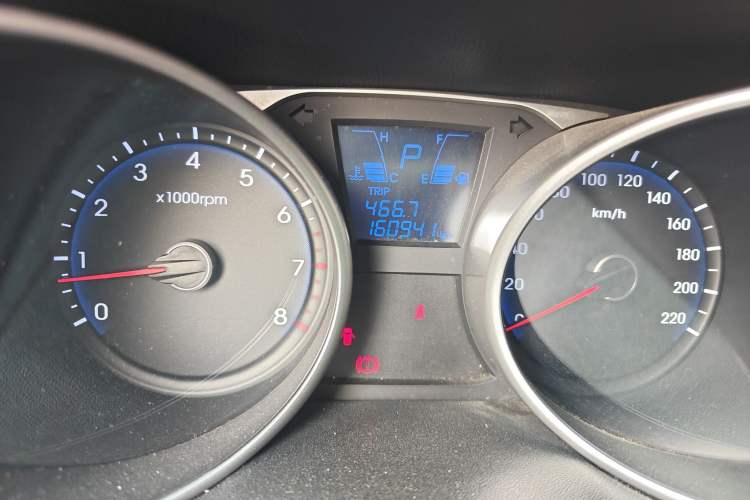 Used Hyundai ix35 2013 2.0L Automatic Two-Wheel Drive Smart GLS China IV Standard
