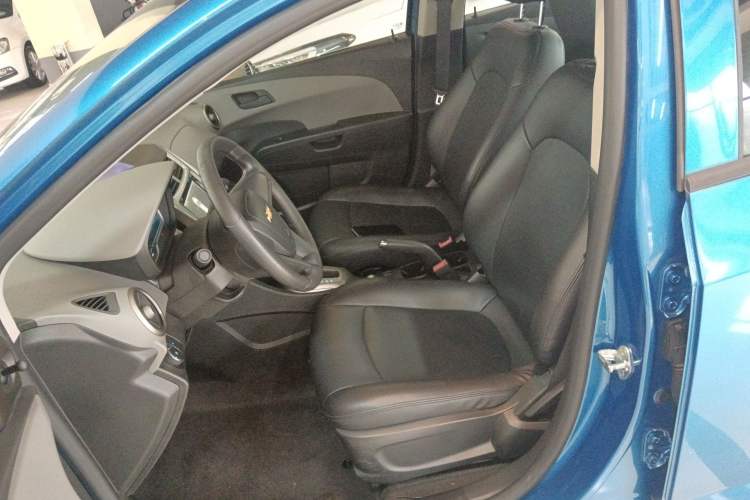 Used Chevrolet Aveo Sonic 2014 Sedan 1.4SL AT Fashion Edition
