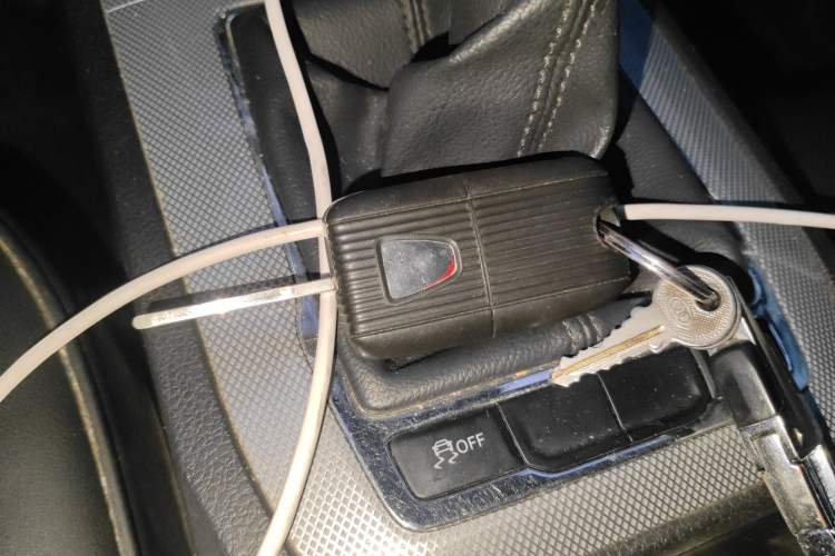 Used Roewe RX5 2016 Revised Version 20T Two-Wheel Drive Manual Transmission Luxury Edition
