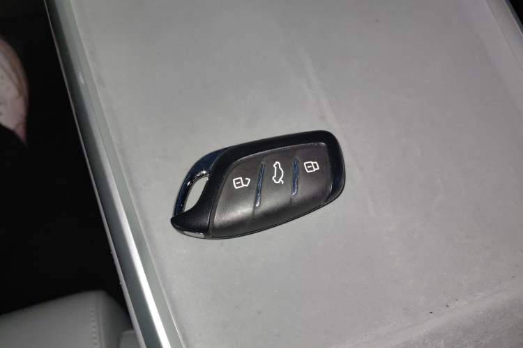 Used Roewe D6 2025 450km Deluxe Edition