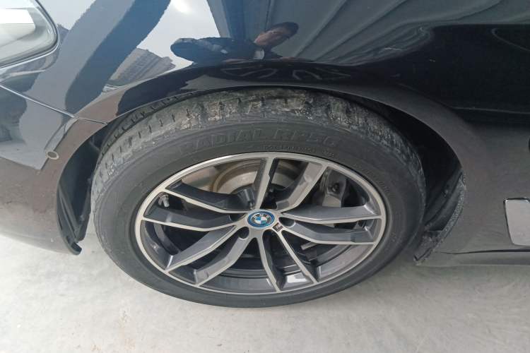Used BMW 5 Series New Energy 2022 535Le M Sport Package Left Front Wheel Hub