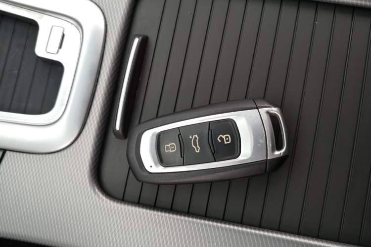 Used Geely Auto Emgrand GL 2018 1.8L DCT Elite Smart Connectivity Version
