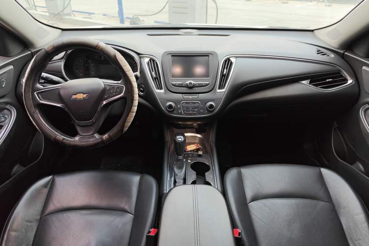 Used Chevrolet Malibu XL 2018 530T Automatic RuiChi Edition Center Console