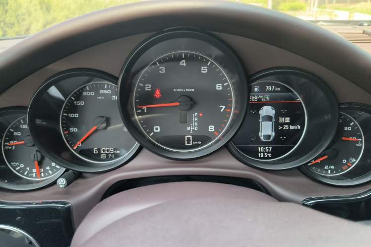 Used Porsche Panamera 2016 Panamera 4 Executive Edition 3.0T Instrument Cluster