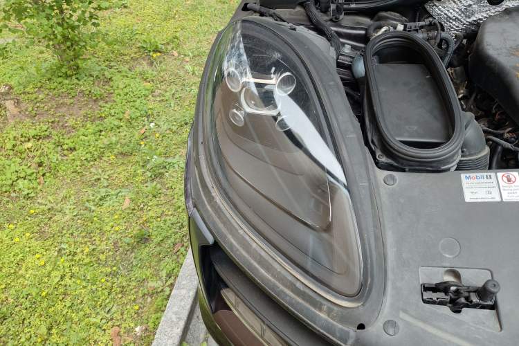 Used Porsche Macan 2021 Macan 2.0T Right Front Headlight