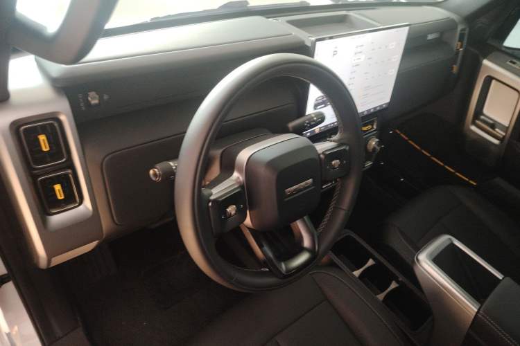 Used iCAR V23 2025 401 Two-Wheel Drive Advanced Edition Center Console