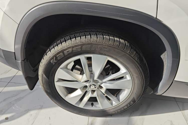 Used Skoda Kodiaq 2018 Facelifted TSI330 5-Seater Two-Wheel-Drive Luxury Enjoyment Edition