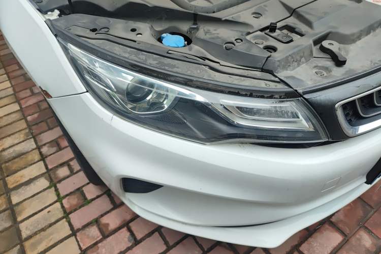 Used Geely Auto Emgrand GL 2018 1.8L DCT Elite Smart Connectivity Version Right Front Headlight