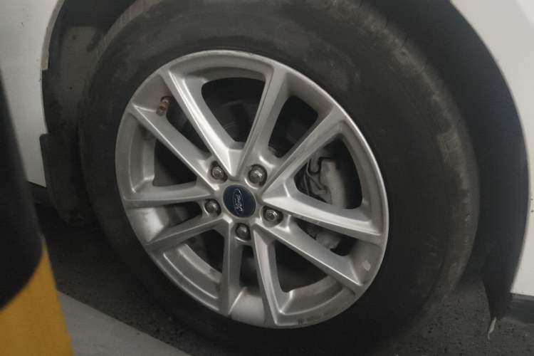 Used Ford Focus 2015 Hatchback 1.6L Automatic Fashion Edition