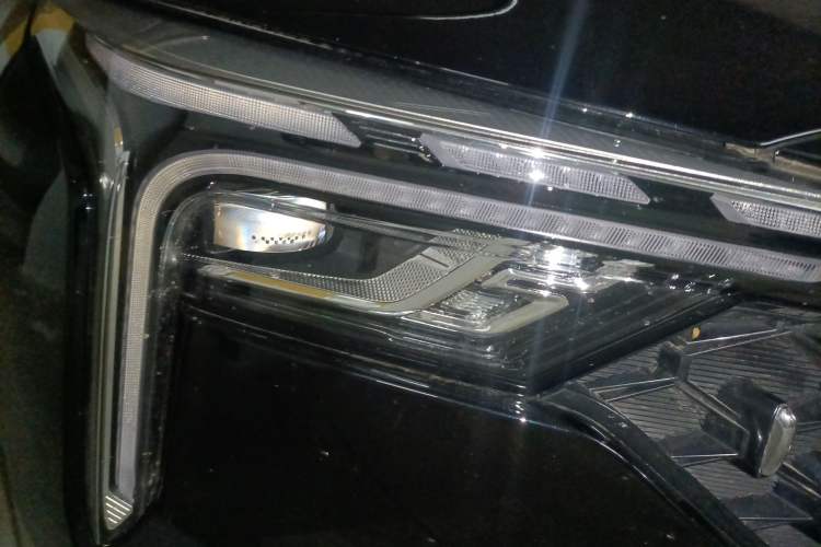 Used Bestune B70 2025 Dragon Edition 1.5T Enjoyment Model Right Front Headlight