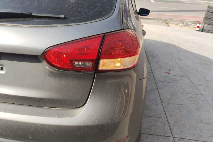Used Kia K3S 2014 1.6L Automatic DLX Right Rear Taillight