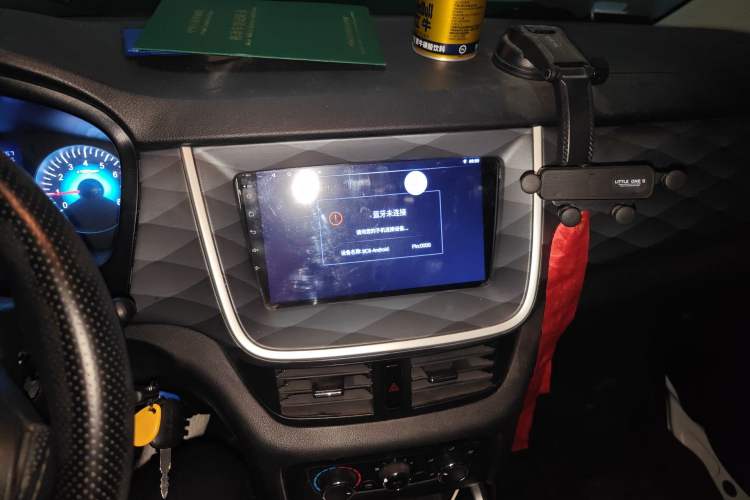 Used Jinbei Gold Hiace M Classic 2024 1.5L Engineering Lion Passenger Vehicle 5 Seats Audio And AC Panel