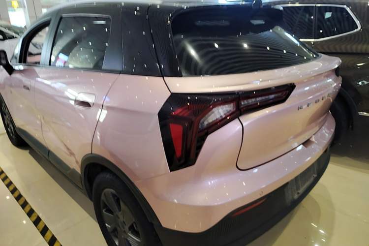 Used Geometry E Firefly 2023 401 km Super-Liked Special Edition 5 Seats