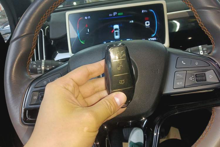 Used BYD Song Pro New Energy 2024 HONOR Edition DM-i 71KM Navigation Model Vehicle Key