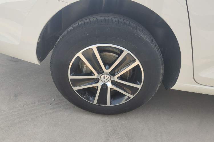 Used Volkswagen Santana 2016 1.6L Manual Fashion Edition Right Rear Wheel Hub