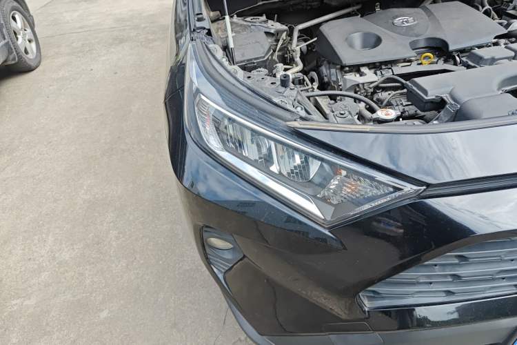 Used Toyota RAV4 2021 2.0L CVT Two-Wheel Drive Fashion Edition