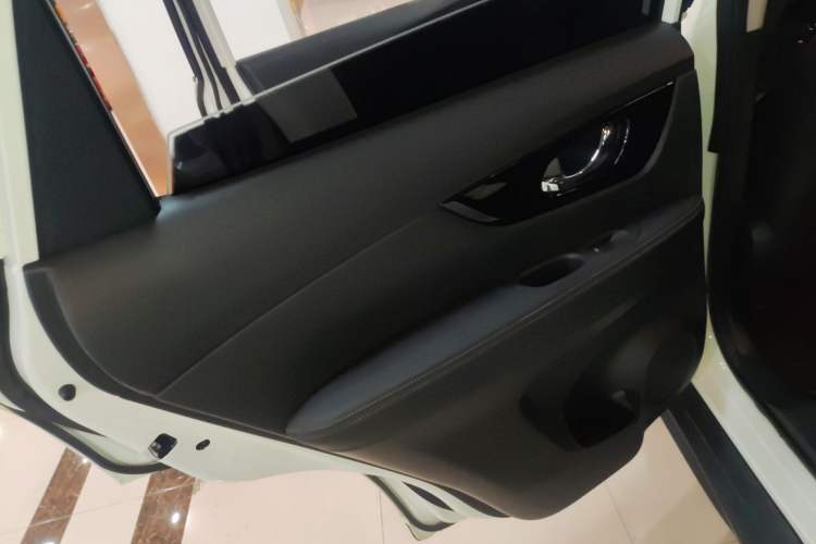 Used Nissan X-Trail 2023 Classic 2.0L Two-Wheel Drive Smart Connect Premium Edition
