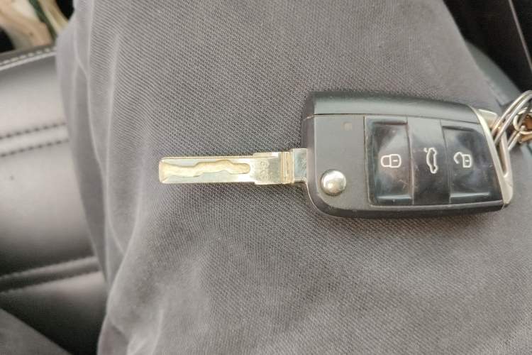 Used Volkswagen Touran 2016 Volkswagen Touran L 280TSI DSG Comfort Edition Vehicle Key