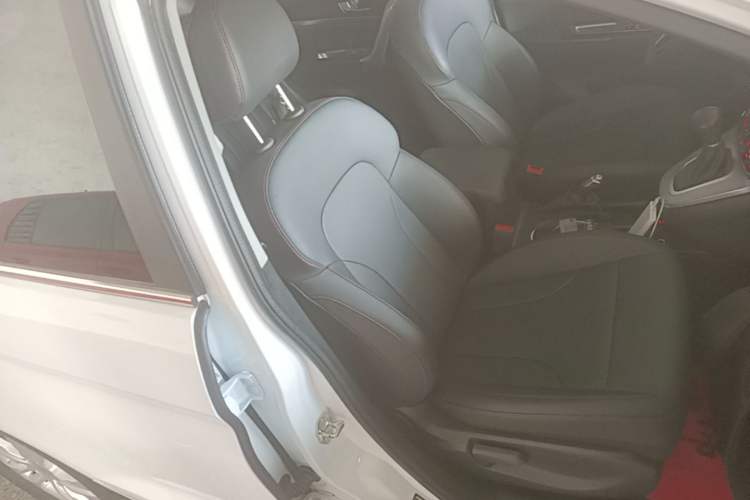 Used Haval M6 2019 1.5T DCT Two-Wheel Drive Elite Version China VI Standard