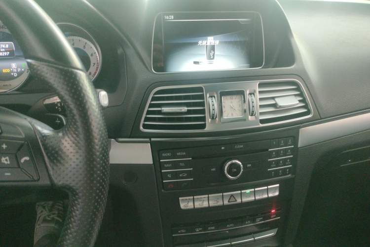 Used Mercedes-Benz E-Class 2014 E 260 Convertible Coupe Audio And AC Panel