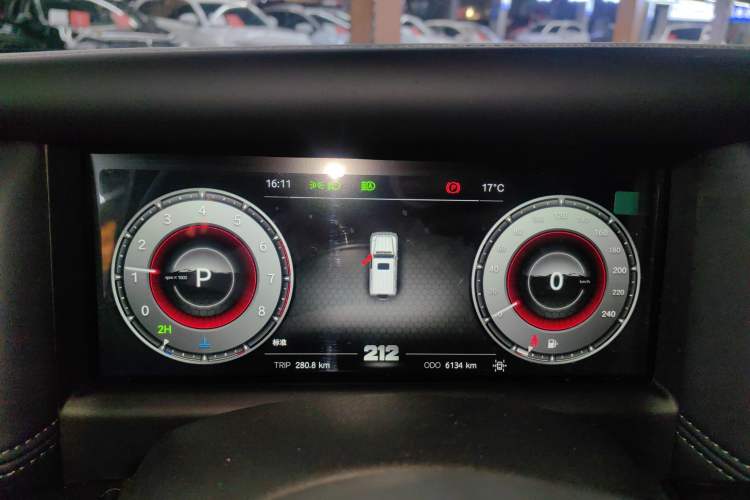 Used 212 T01 2024 2.0T Explorer
