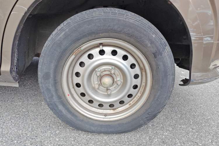 Used Foton Scenic G5 2020 2.0L Long-Wheelbase Flat-Roof 6-Seater Multi-Purpose Passenger Vehicle 1TZS