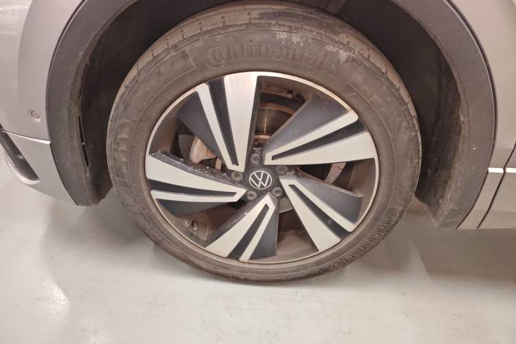 Used Volkswagen Tiguan X 2021 330TSI Two-Wheel-Drive Flagship Edition Left Front Wheel Hub