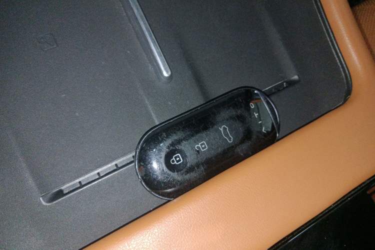 Used Hima AITO M7 2024 1.5T Intelligent Driving 4WD Ultra Version 6 Seats Interior 1