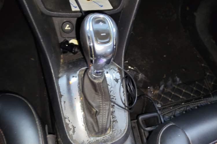 Used Buick Encore 2014 1.4T Automatic Two-Wheel Drive Urban Leading Model Gear Lever