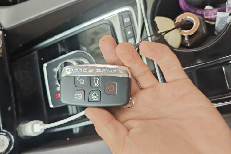 Used Jaguar F-PACE 2016 2.0T Two-Wheel Drive Urban Luxury Edition