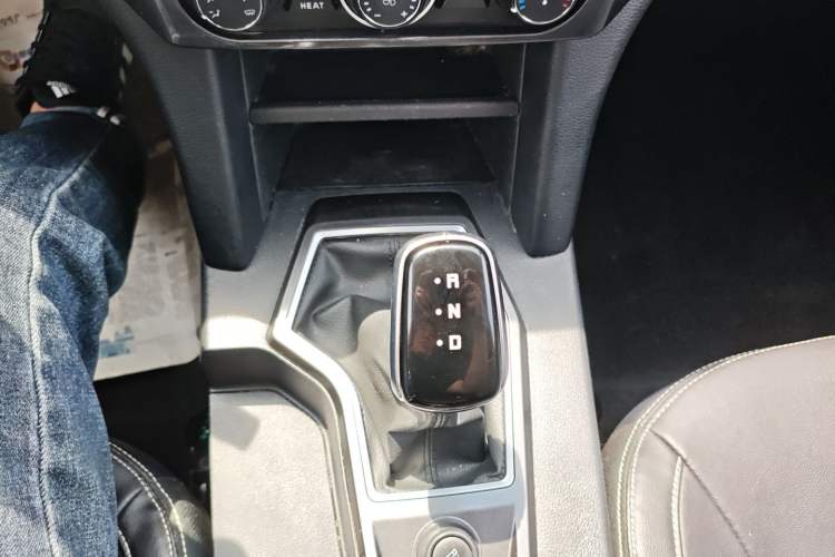 Used JMC Yuhu EV 2022 4x2 LX JX1032PSEF5BEV Gear Lever