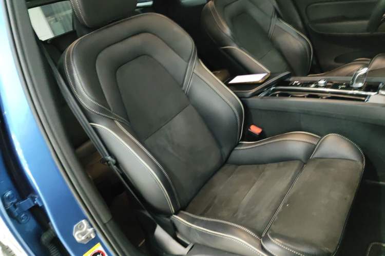 Used Volvo XC60 New Energy 2019 T8 E-Drive Hybrid Intelligent Luxury Sport Edition China V Standard
