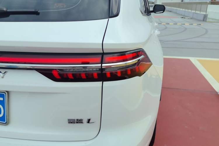 Used Geely Auto Monjaro L 2024 2.0TD High-Power Automatic Two-Wheel Drive Yunqi Version Right Rear Taillight