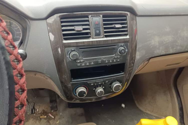 Used Wuling Rongguang 2014 1.5L S Standard Version