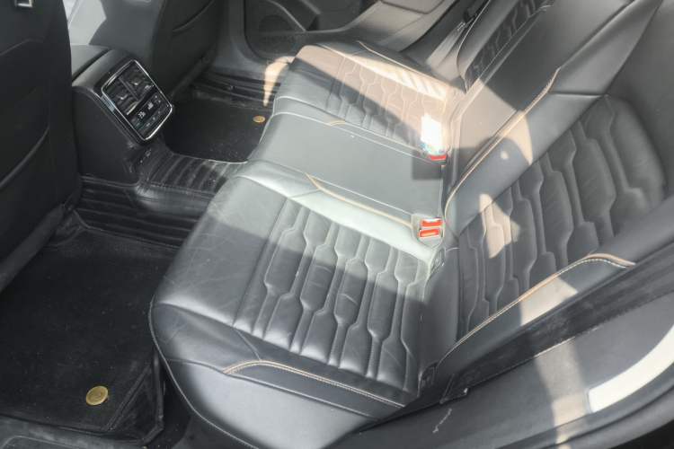 Used Volkswagen Passat 2020 330TSI Elite Edition China VI
