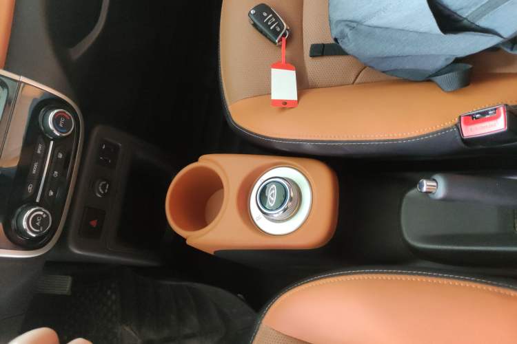 Used Chery QQ Little Ant 2019 4-Seater Smart Edition 35 kWh Gear Lever