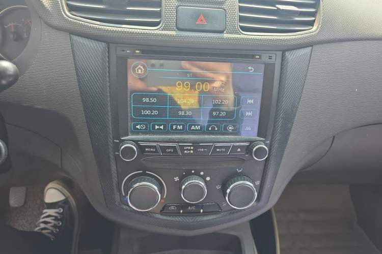 Used Wuling Hongguang 2014 1.5L S Standard Version Audio And AC Panel
