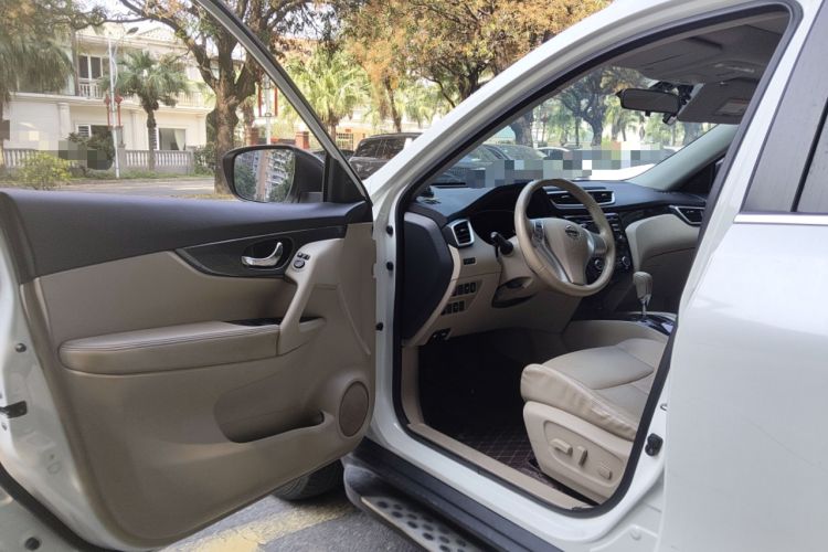 Used Nissan X-Trail 2014 2.5L CVT Luxury Edition 4WD
