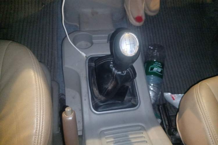 Used FORTHING Lingzhi 2013 M3 1.6L 7-Seater Luxury Model Gear Lever