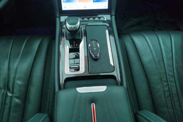 Used Hongqi H5 2023 2.0T Automatic Smart Connect Flagship Edition Gear Lever