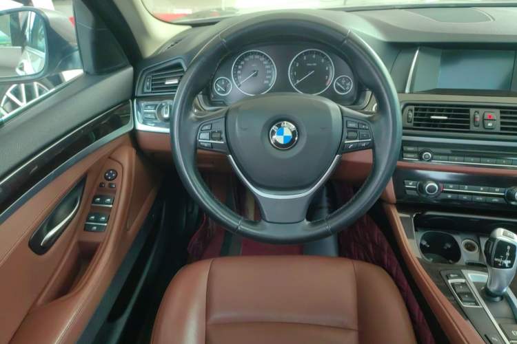 Used BMW 5 Series 2017 525Li Leading Model