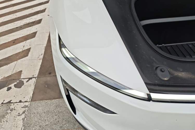 Used Tesla Model Y 2025 Rear-Wheel-Drive Version
