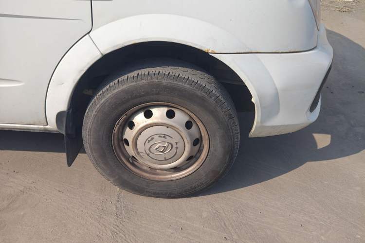 Used SAIC MAXUS Xintu V80 2021 2.0T PLUS Manual Aoyuntong Short Wheelbase Mid-Roof 5/6-Seater
