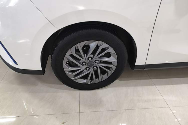 Used SAIC MAXUS EUNIQ 5 2020 1.3T PLUG-IN Luxury Edition