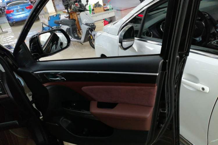 Used GAC Trumpchi GS8 2017 320T Four-Wheel Drive Luxury Smart Connectivity Version (7 Seats)