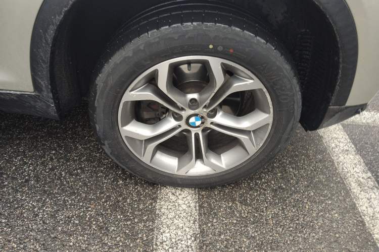 Used BMW X3 2014 xDrive20i X Design Package Right Front Wheel Hub