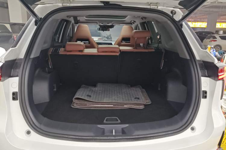 Used Changan CS75 PLUS iDD 2023 ZhiDian iDD Smart Leading Model