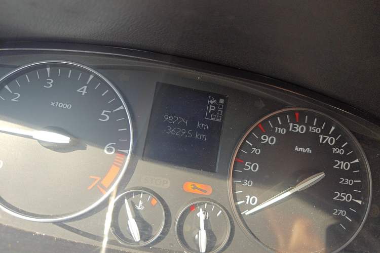 Used Renault Latitude 2011 2.0L CVT Luxury Navigation Edition
